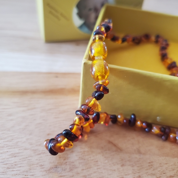 Minetom Baltic amber teething necklace - Picture 3 of 3